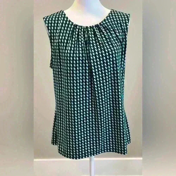 Calvin Klein size large Pleated Crew Neckline Back Closure Sleeveless Top - Picture 1 of 10